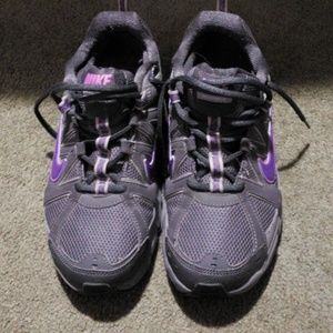Women's Nike grey & purple athletic shoe
